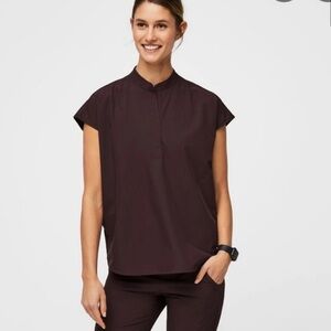 NWOT! Figs Rafaela Scrub Top in Espresso